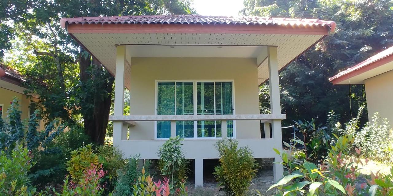 Baansukjai Bungalows Ranong Dış mekan fotoğraf