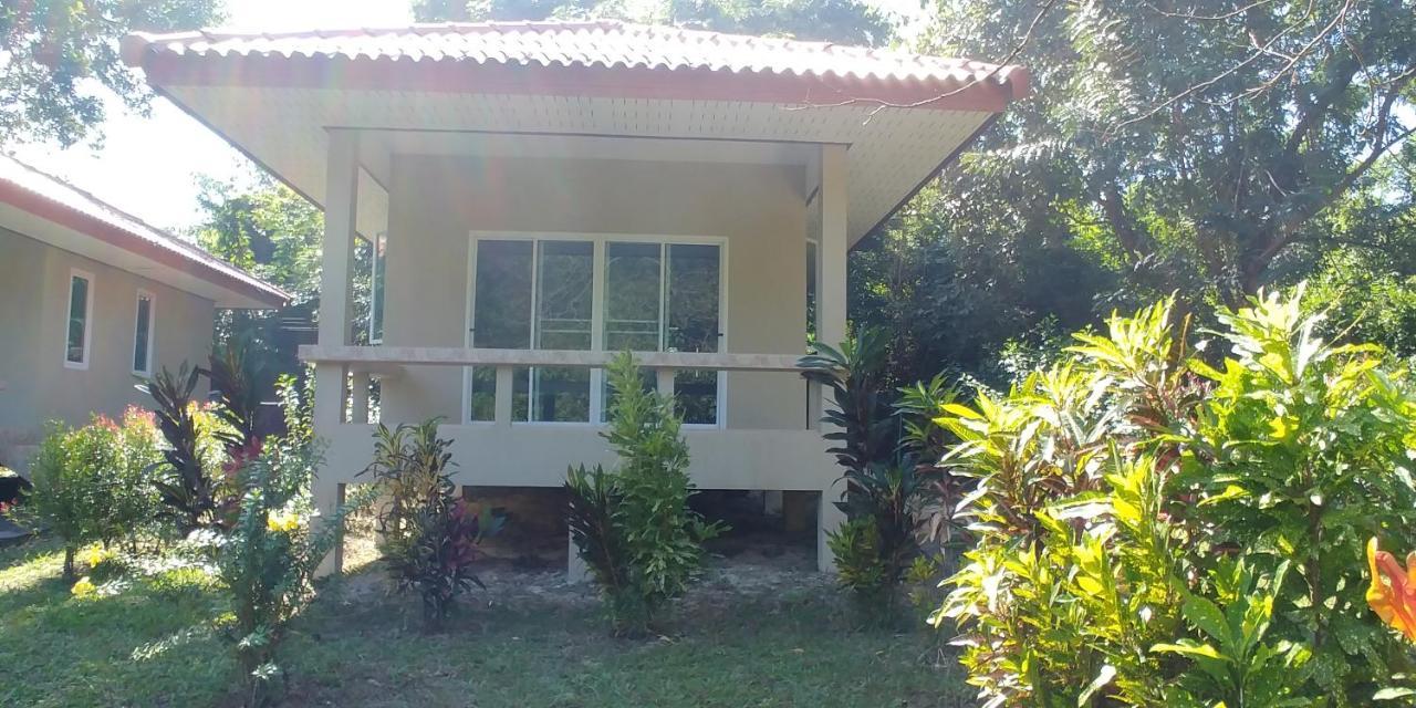 Baansukjai Bungalows Ranong Dış mekan fotoğraf
