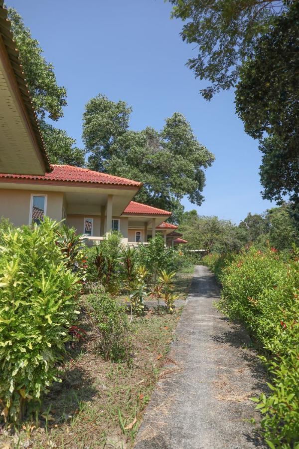 Baansukjai Bungalows Ranong Dış mekan fotoğraf