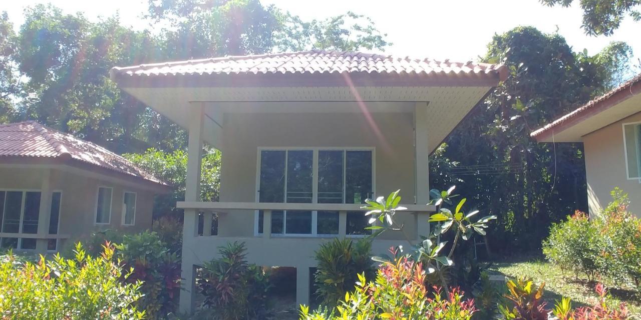 Baansukjai Bungalows Ranong Dış mekan fotoğraf