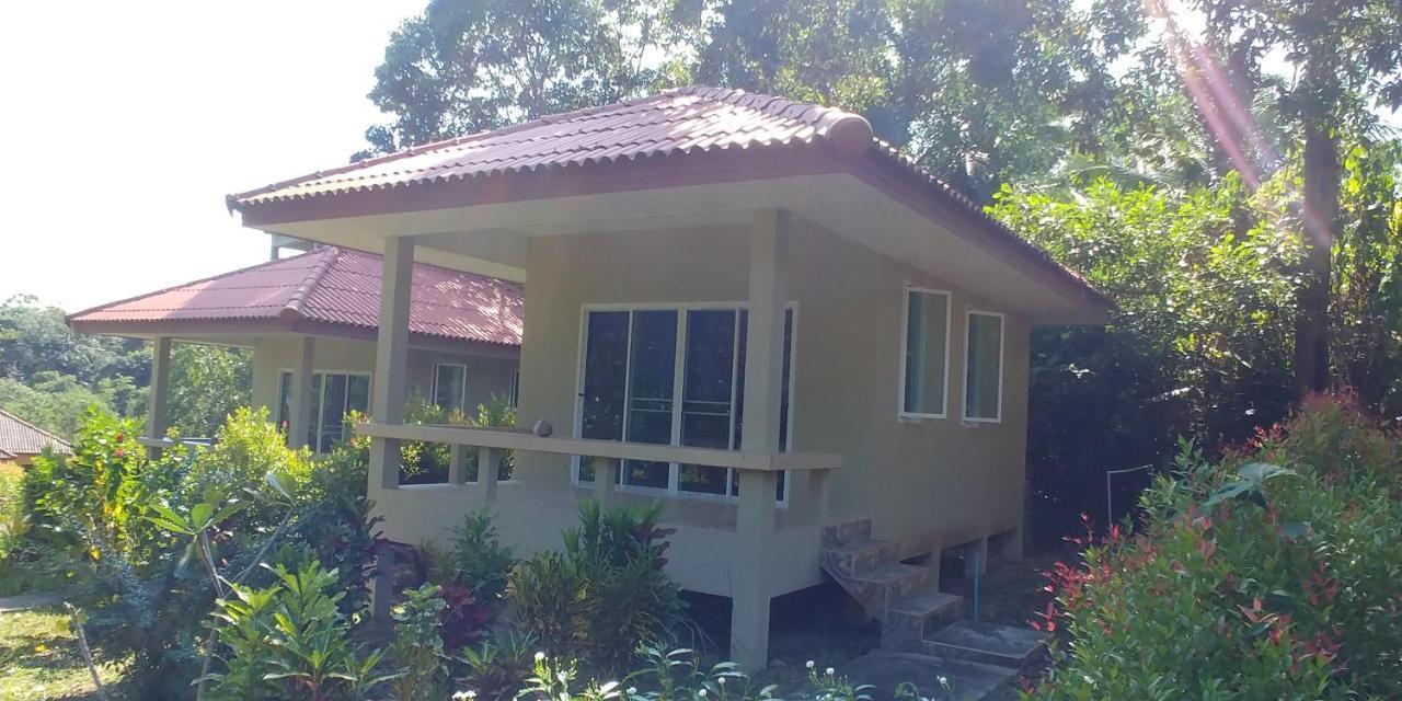 Baansukjai Bungalows Ranong Dış mekan fotoğraf